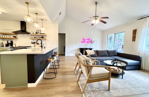 Sunrise Beach Village Casa | Lowest Rates through Nov!Read description.🎣Boat Slip, Kayaks, Peddle Boat, SUPs
