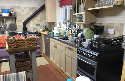 Birmingham Hotel | Lowri Cottage Hotel