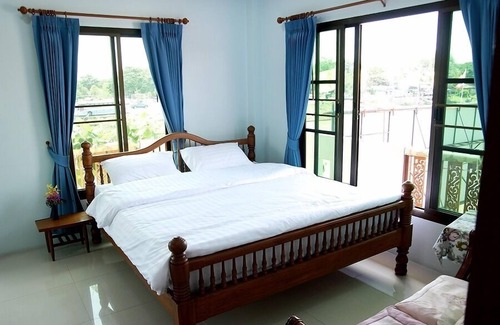Ayutthaya Casa | Loy Manee House