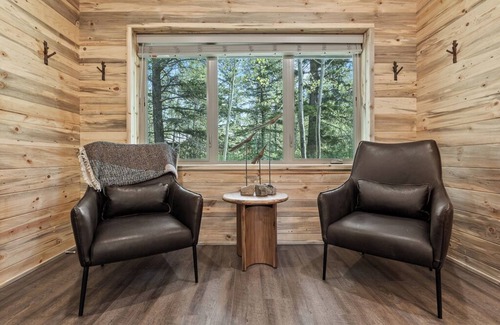 Moran Cabina | LPJH | Seasonal Therapy | Secluded Escape in the Heart of Teton National Park