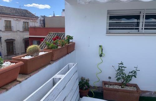 San Bartolome Apartamento | LR2 Private Terrace & Parking Right in the city Center