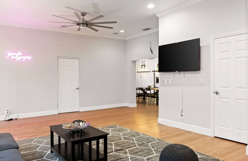 Davis Islands Casa | Lrg 5 bdrm Tampa house on Davis Island heated pool, gulf cart, great walkability