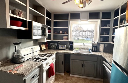Billings Casa | Lrg family hm 5min drive to two hospitals, cancer center,colleges & METRA Arena