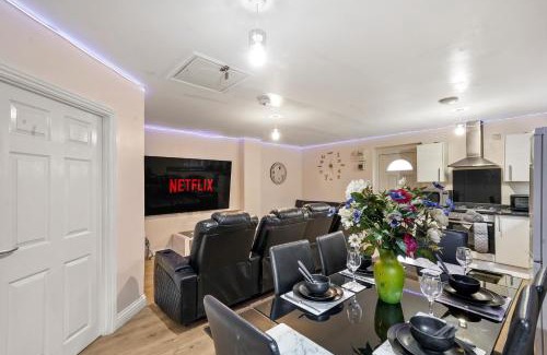 Luton Apartamento | Lt Properties Unique Bungalow style Spacious one bedroom Apartment in Luton Town centre super size round bed Netflix