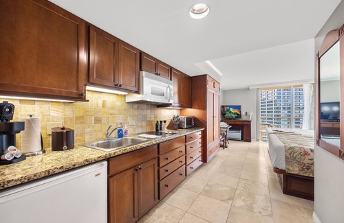 Waikiki Apartamento | Luana Waikiki by Tropical Escapes Realty