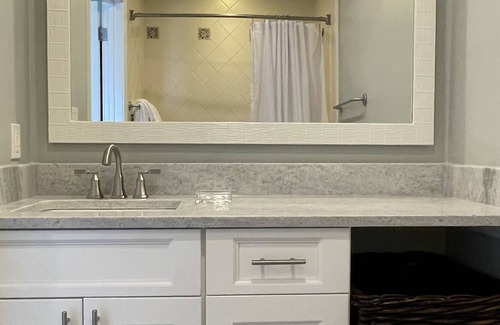 Four Mile Village Condominio | Luau Studio Condo with Gulf Views