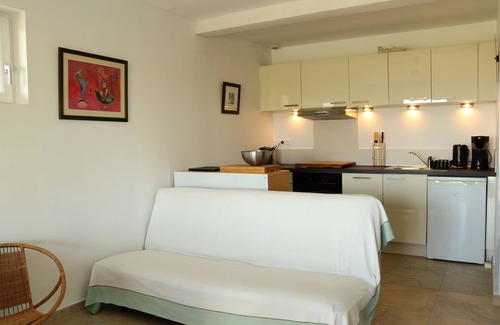 Saint-Michel-l'Observatoire Apartamento | Luberon: suite independiente de 37 m2 en casa contemporánea con piscina privada.