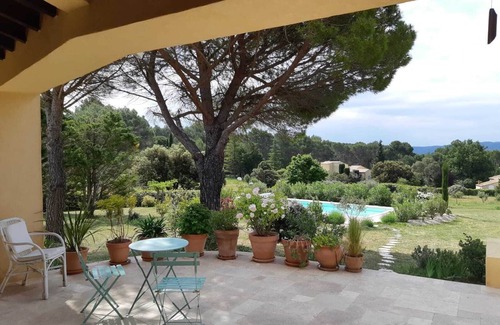 Lauris Villa | Luberon Hermosa villa con aire acondicionado con panorama excepcional Piscina Gran jardín