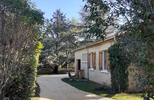 Merindol Casa | Casa unifamiliar, Luberon, 750 € / semana, jardín arbolado 1500m2 en monte bajo Provenza