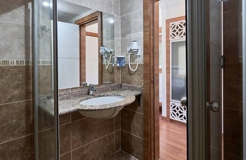 Titreyengol Hotel | Luca Beach Sorgun Hotel