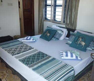 Zanzibar Town Cama Y Desayuno | LUCA & IRINA Airport Hotel