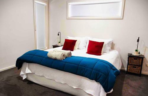 Lucas Casa | Lucas One 2-bedroom apartment NBN Pets