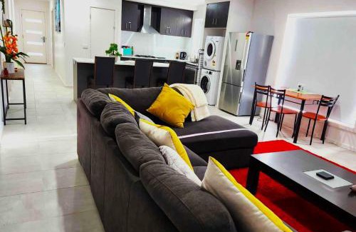 Lucas Casa | Lucas One 2-bedroom apartment NBN Pets