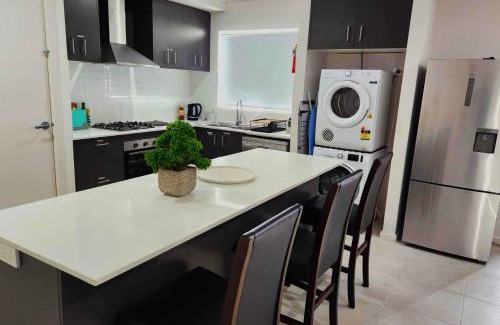 Lucas Casa | Lucas One 2-bedroom apartment NBN Pets