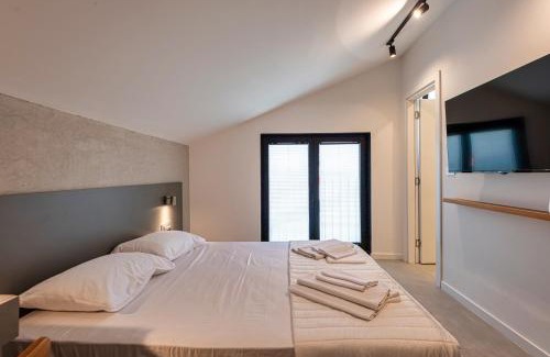 Maini Casa | Lucciola Boutique Rooms