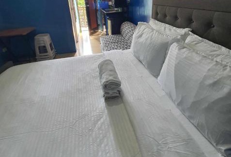 Lucena Apartamento | Lucena Meg's Studio Apmnt Deluxe rm-Near SM-Wifi