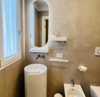 Prato Cama Y Desayuno | Lucentum