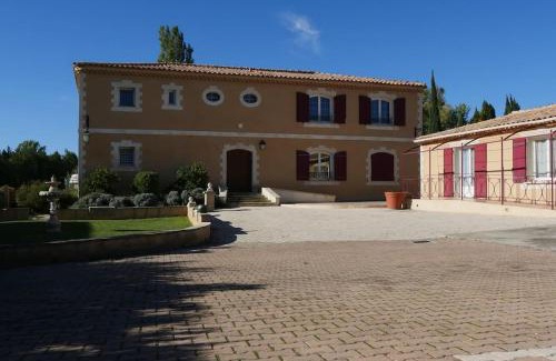 Mouries Casa | Luciole des Alpilles