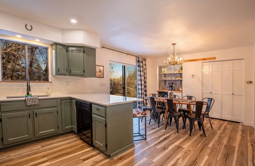 Durango West Casa | Luck Lodge: Spacious 5br 10m from Main Street with Hot Tub