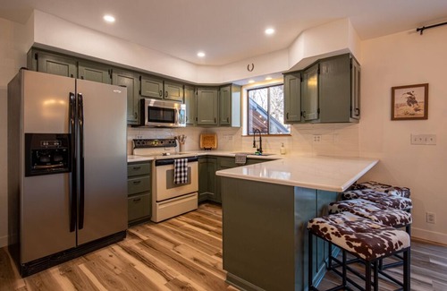 Durango West Casa | Luck Lodge: Spacious 5br 10m from Main Street with Hot Tub
