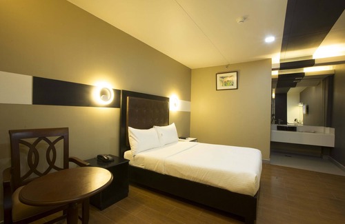 Tagum Hotel | Lucky 9 Budget Hotel
