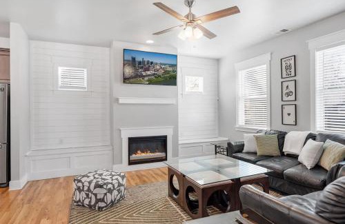 South Nashville Casa | Lucky Bachelor 5 Min to Broadway With Hot Tub