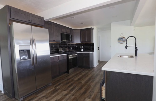 Shelbyville Cabaña | Lucky Catch Cottage 4 bedroom/2 bathrooms with AC on Gun Lake