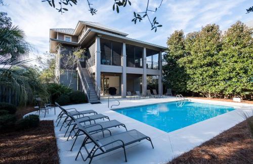 Gulf Trace Casa | Lucky Dog