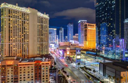 Las Vegas Hotel | Lucky Gem Penthouse & Luxury Suites at Signature Resort, Strip View 509