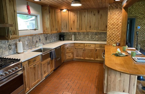 Clyde Cabina | Lucky Lunar Cabin at Riverside Farm