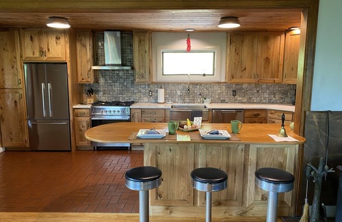 Clyde Cabina | Lucky Lunar Cabin at Riverside Farm