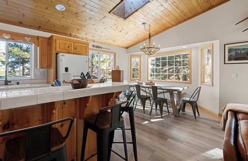 Upper Moonridge Cabina | Lucky Paws