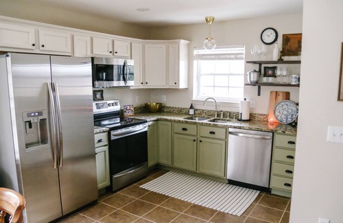 Cape Girardeau Casa | Lucky Queen- 4-bedroom Steps away from the Casino