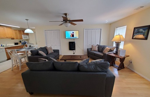 Lost Bridge Village Cabaña | Lucky's - Adorable Cottage by the Beaver Lake Sailboat Club