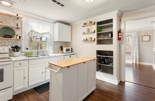 Rossville Casa | Lucky`s Cottage | 1 Bed, 1 Bath