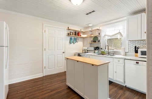 Rossville Casa | Lucky`s Cottage | 1 Bed, 1 Bath