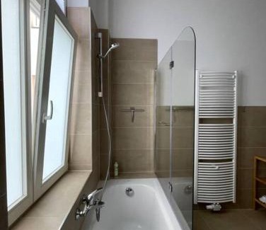 Bahnhofsviertel Apartamento | LUCKY STAYS LS04 - Vollausstattung - Zentrum - Aufzug - große Küche - 2 Zimmer - Smart-TV