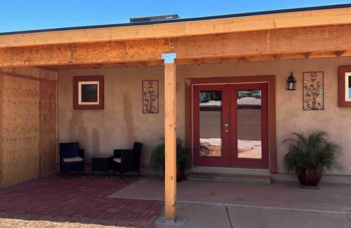 Maryvale Casa | Lucy's Private Room with Double Shower