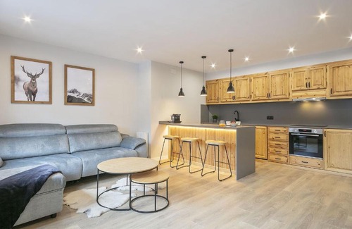 Arties Apartamento | Luderna - Apartamento con terraza Artigues