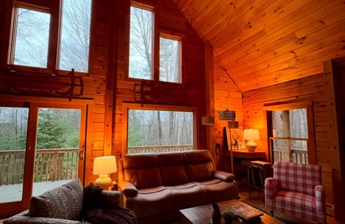 Lisbon Cabina | Luigi's Lodge - Hidden Pet Friendly Cabin in Landaff, Near Loon and Cannon