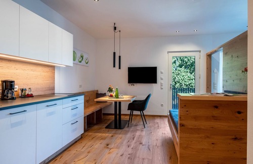 Cornaiano Apartamento | 'Luislhof Hof - Apartamento Pomum' con vistas a la montaña, terraza y Wi-Fi