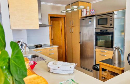 Aguino Apartamento | Lujo y vistas panorámicas en primera línea de mar