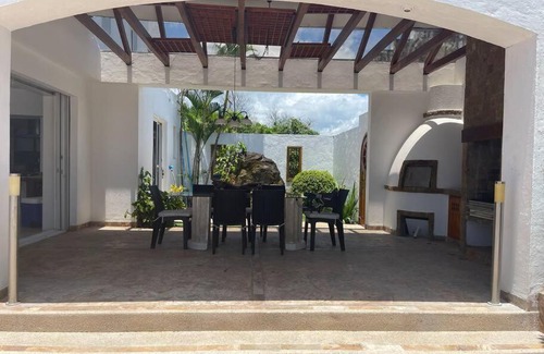 Same Casa | Lujosa Casa con piscina privada Casa Blanca Same