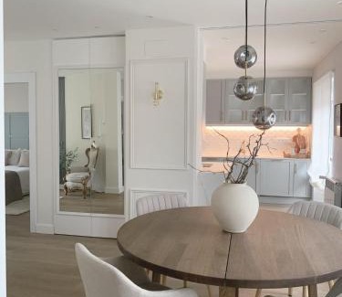 Distrito Llano Apartamento | Lujoso apartamento boutique a estrenar con parking gratis