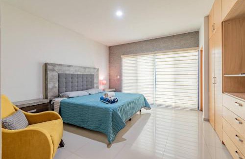 Zona Dorada Apartamento | Lujoso Condominio Tiburon a 3 Cuadras de la Playa
