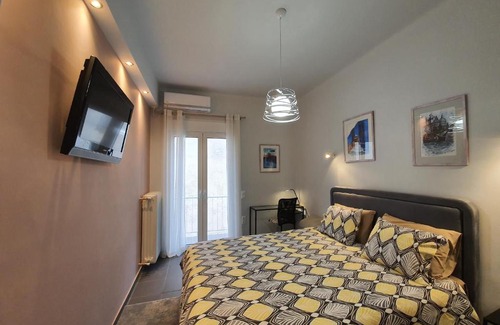 Athens Apartamento | LUKAS-2 B/R LUXURIOUS FLAT WITH VERANDA