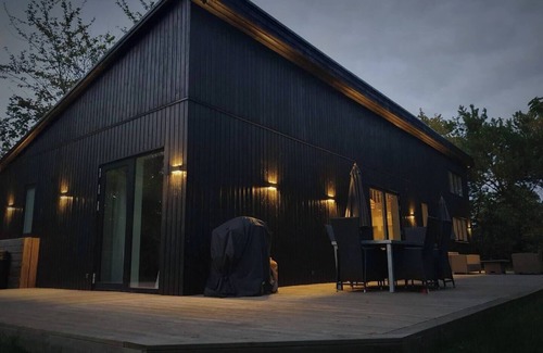 Kaldred Casa | Luksuriøst Sommerhus med Stor Have i Kaldred