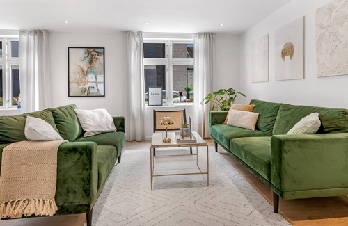 Herning Casa | Luksus Byhus 100 Meter fra Gågaden med Egen Carport