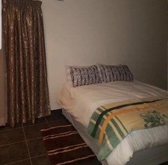 Emfuleni Casa | Lula Guest House
