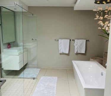 Hartbeespoort Casa | Lulanipho Abode